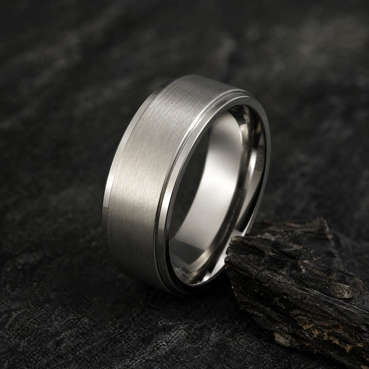 The Fulcrum titanium spinner ring - angled view