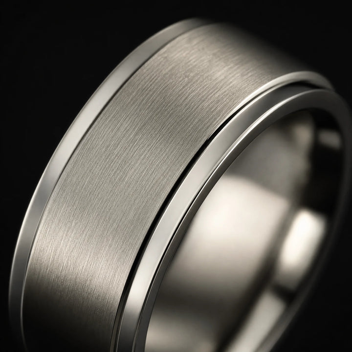 The Fulcrum titanium spinner ring - detail view
