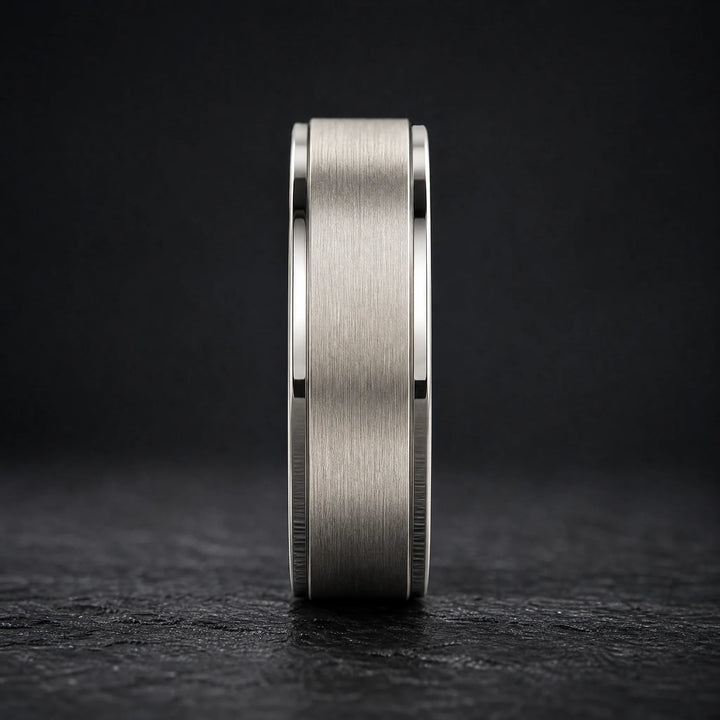The Fulcrum titanium spinner ring - side view